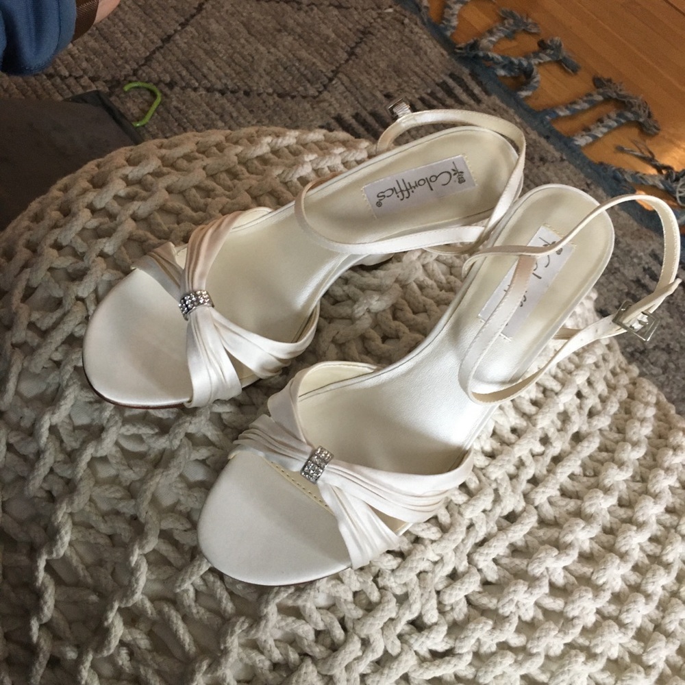 Coloriffics White Dyeable wedding shoes *new*